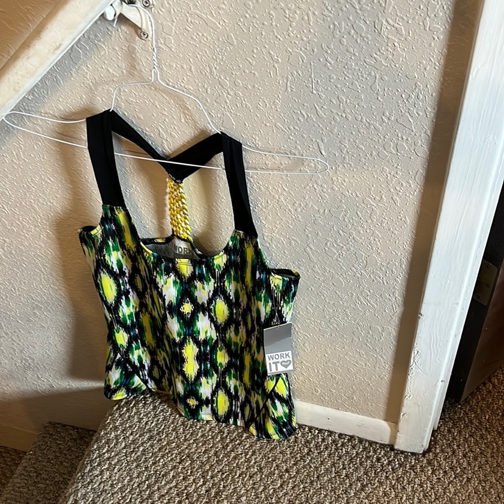 Very cute work out top medium yellow and black.